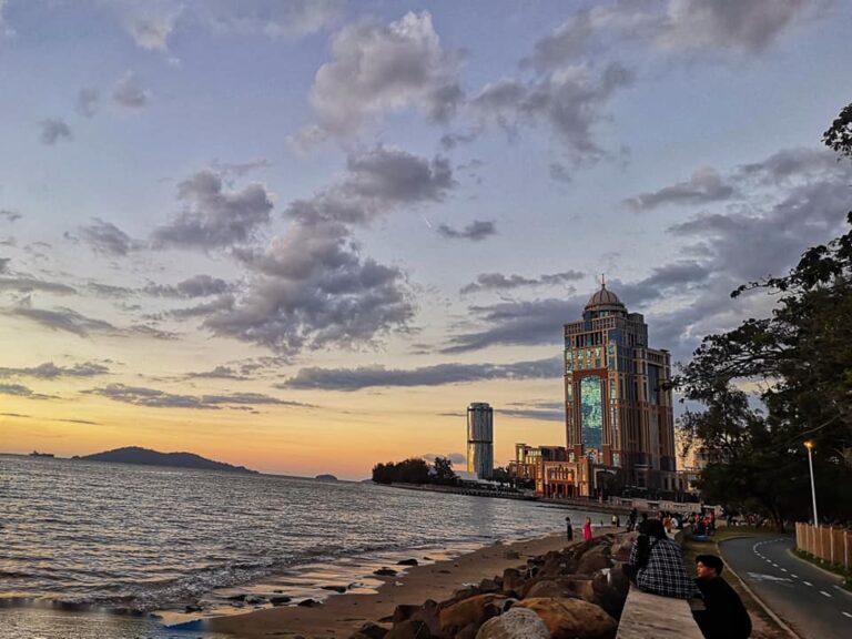 8 Pantai Di Kota Kinabalu Dengan Pemandangan Senja Terindah